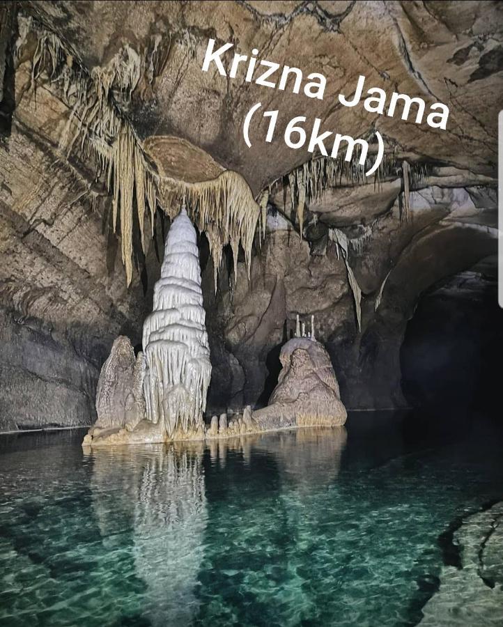 Planinski Dom Na Travni Gori Sodrazica Εξωτερικό φωτογραφία